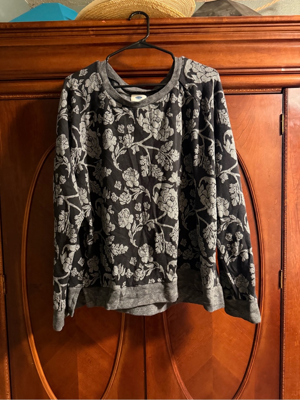 Old Navy Black and Gray Floral Knit Pullover